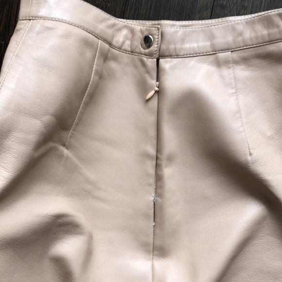 Nude vegan leather skirt - Picture 3 of 5